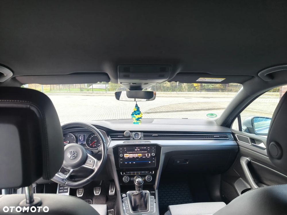 Volkswagen Passat - 19