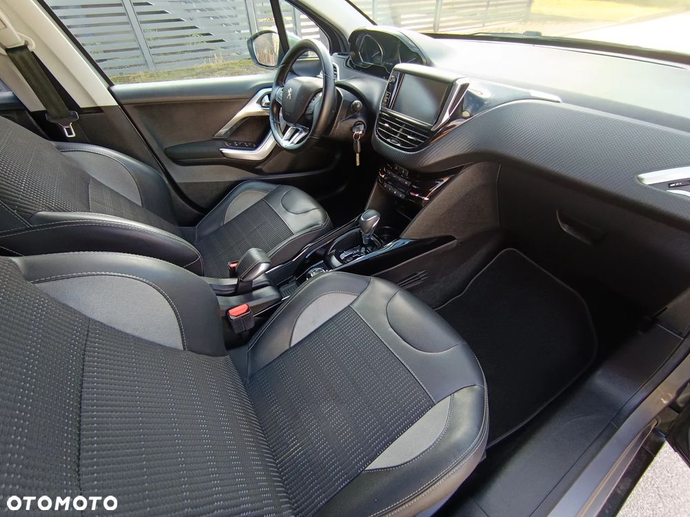 Peugeot 2008 PureTech 110 Stop&Start EAT6 GT-Line Edition - 13