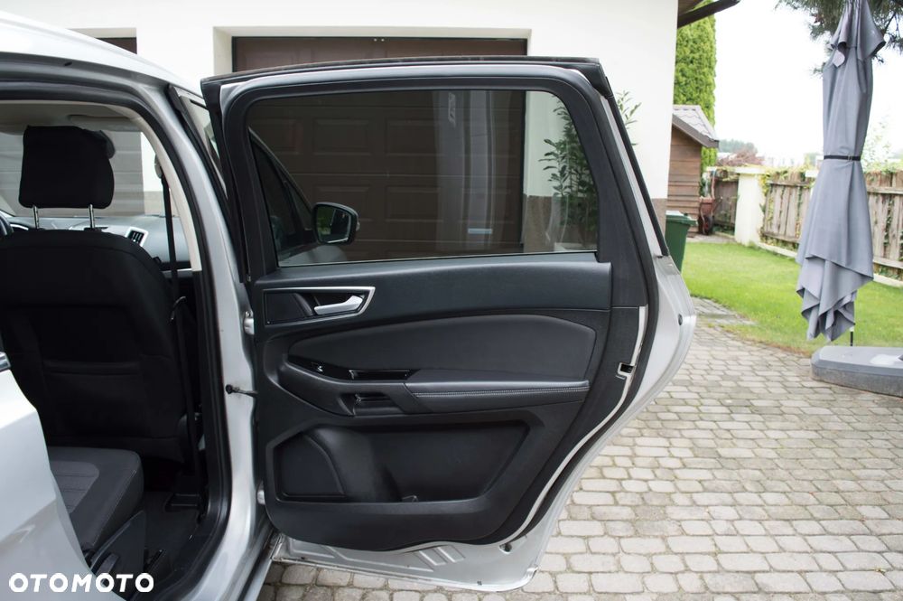 Ford S-Max 2.5 Duratec FHEV TITANIUM - 31