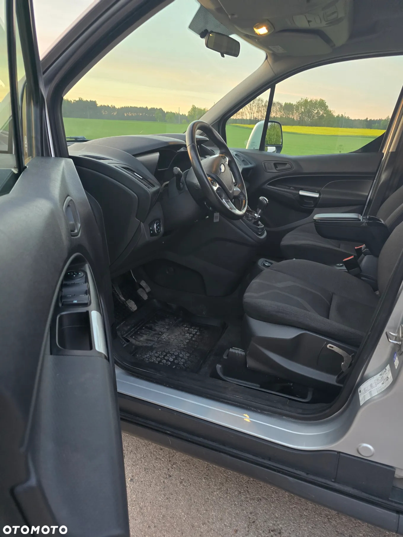 Ford Tourneo Connect 1.5 TDCi Trend - 12