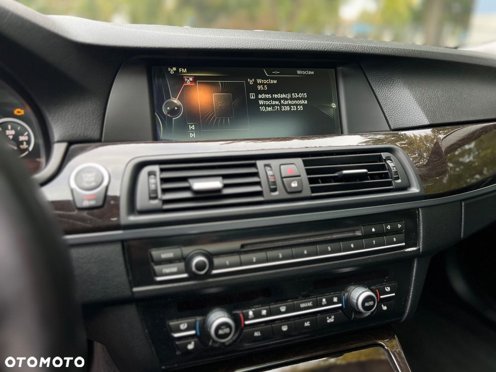 BMW Seria 5 535i xDrive - 23