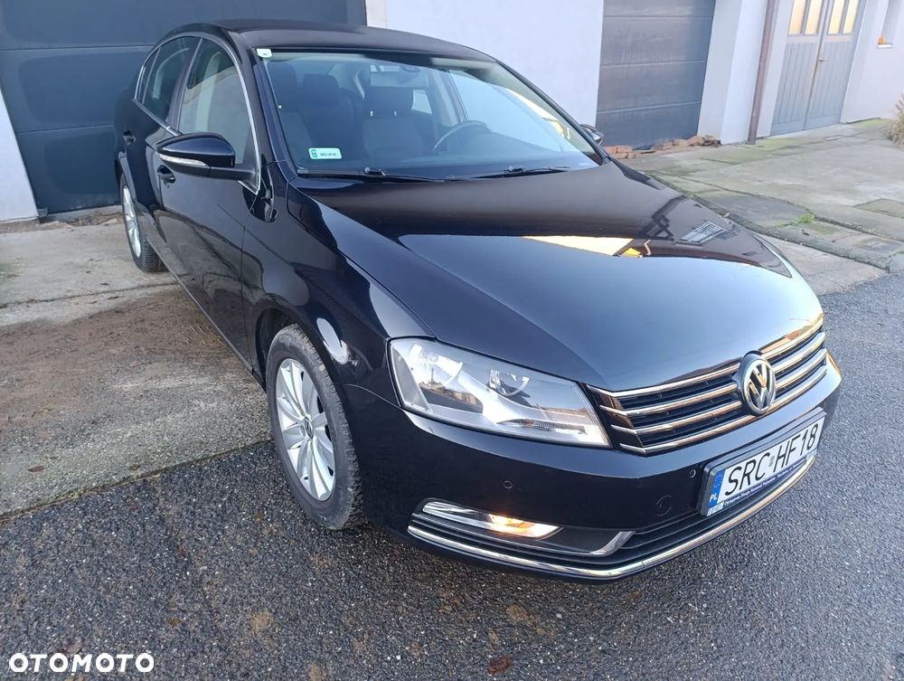 Volkswagen Passat - 1