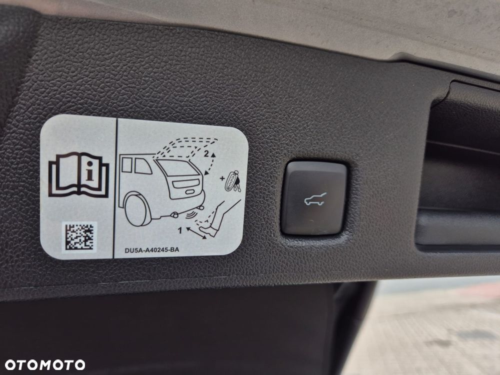 Ford Kuga 1.5 EcoBoost ST-LINE - 26