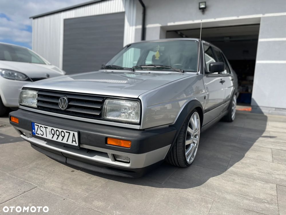 Volkswagen Jetta - 3