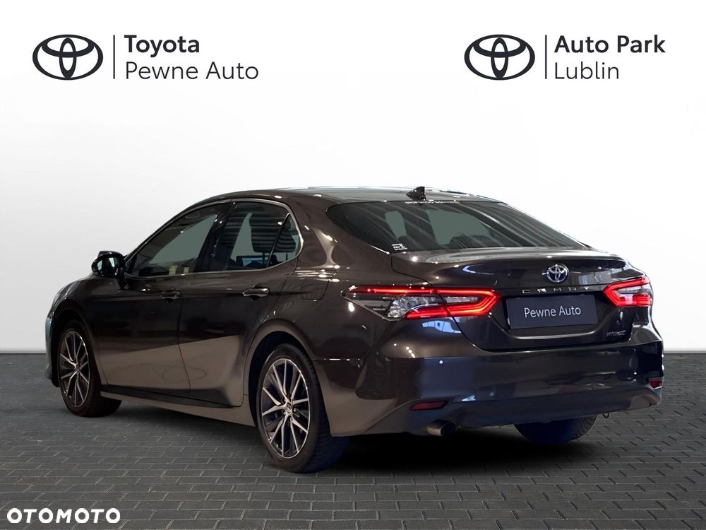 Toyota Camry - 3