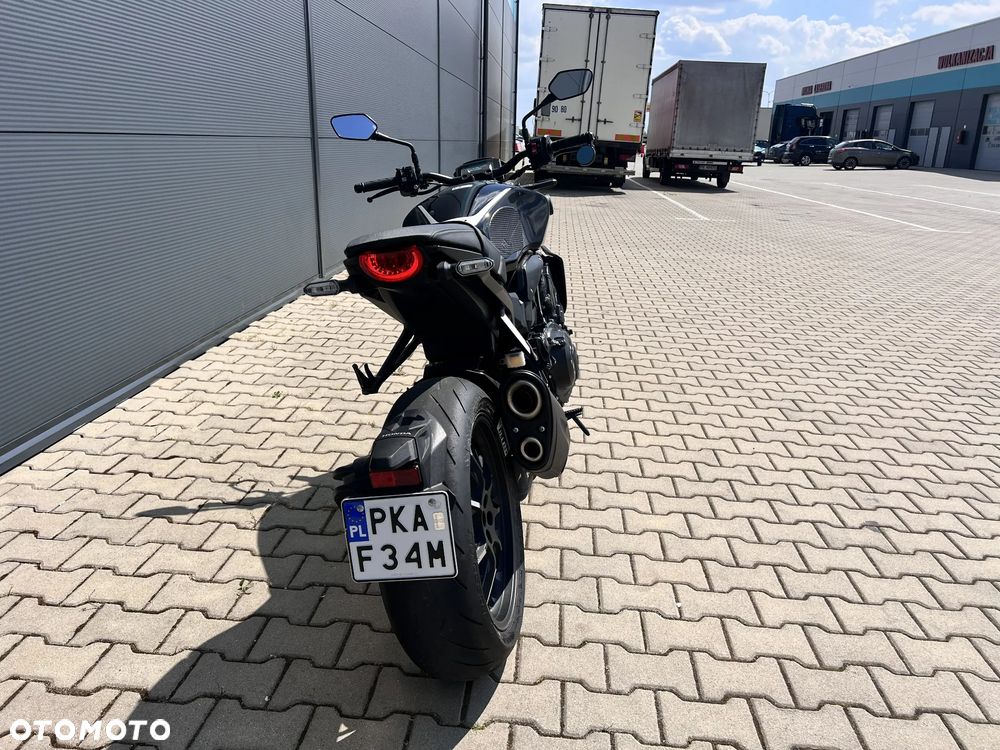 Honda CB - 11