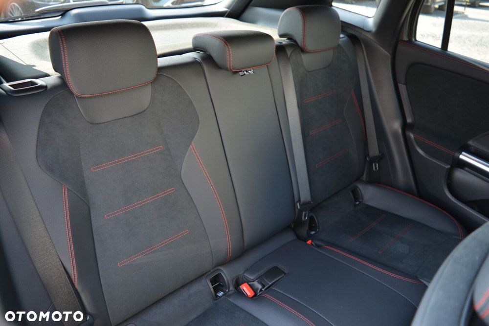 Mercedes-Benz GLA 200 d AMG Line 8G-DCT - 30