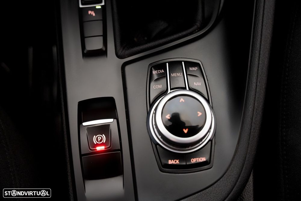 BMW X1 16 d sDrive Advantage - 9