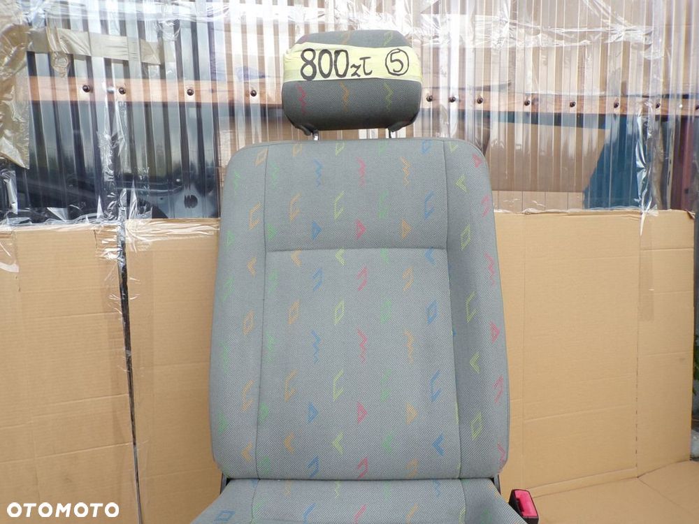 VW T5 CARAVELLE fotel pojedynczy KOZIOŁEK odchylany 2 RZĄD tapicerka INKA - 4