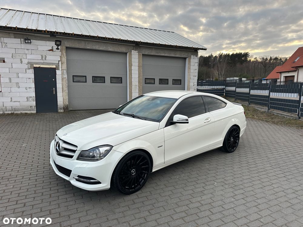 Mercedes-Benz Klasa C 220 CDI DPF Automatik Avantgarde - 14