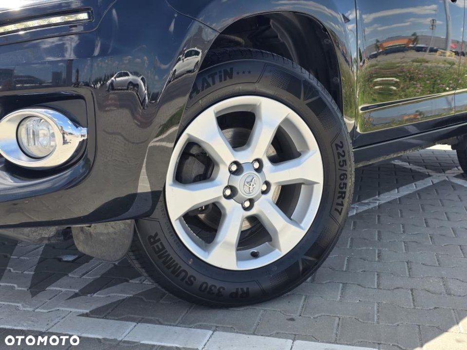 Toyota RAV4 - 8