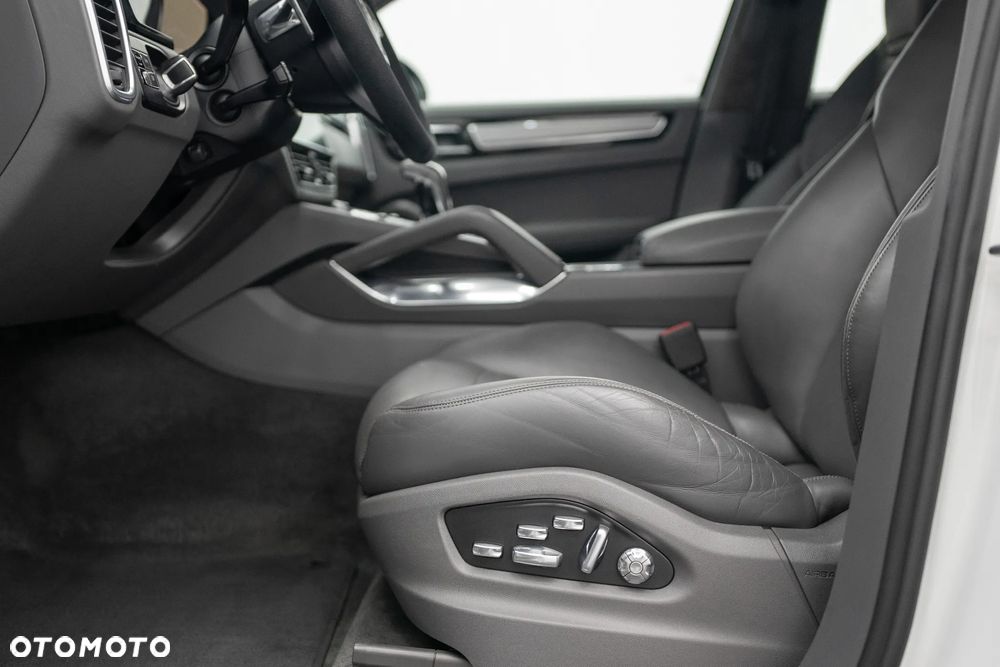 Porsche Cayenne ver-turbo - 13