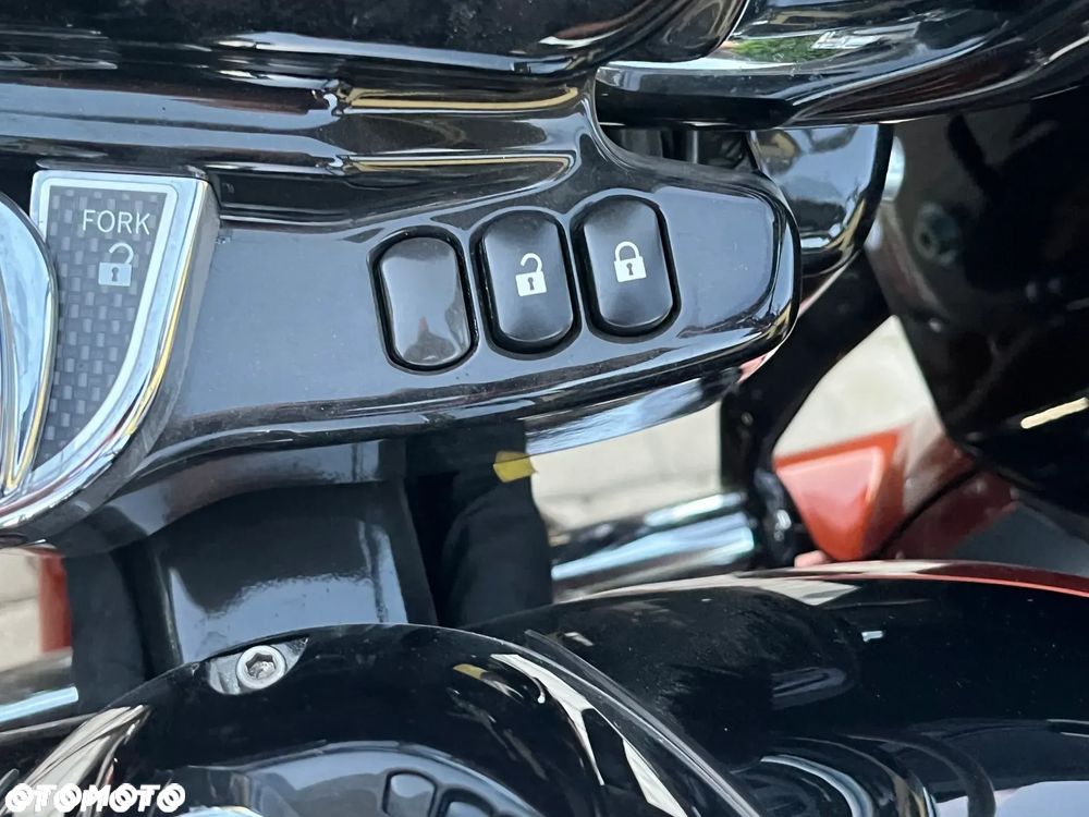 Harley-Davidson Touring Road Glide - 25