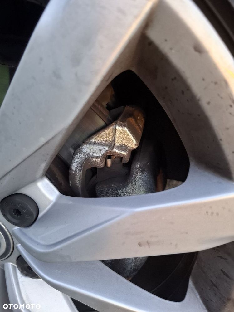 Volkswagen Golf - 10