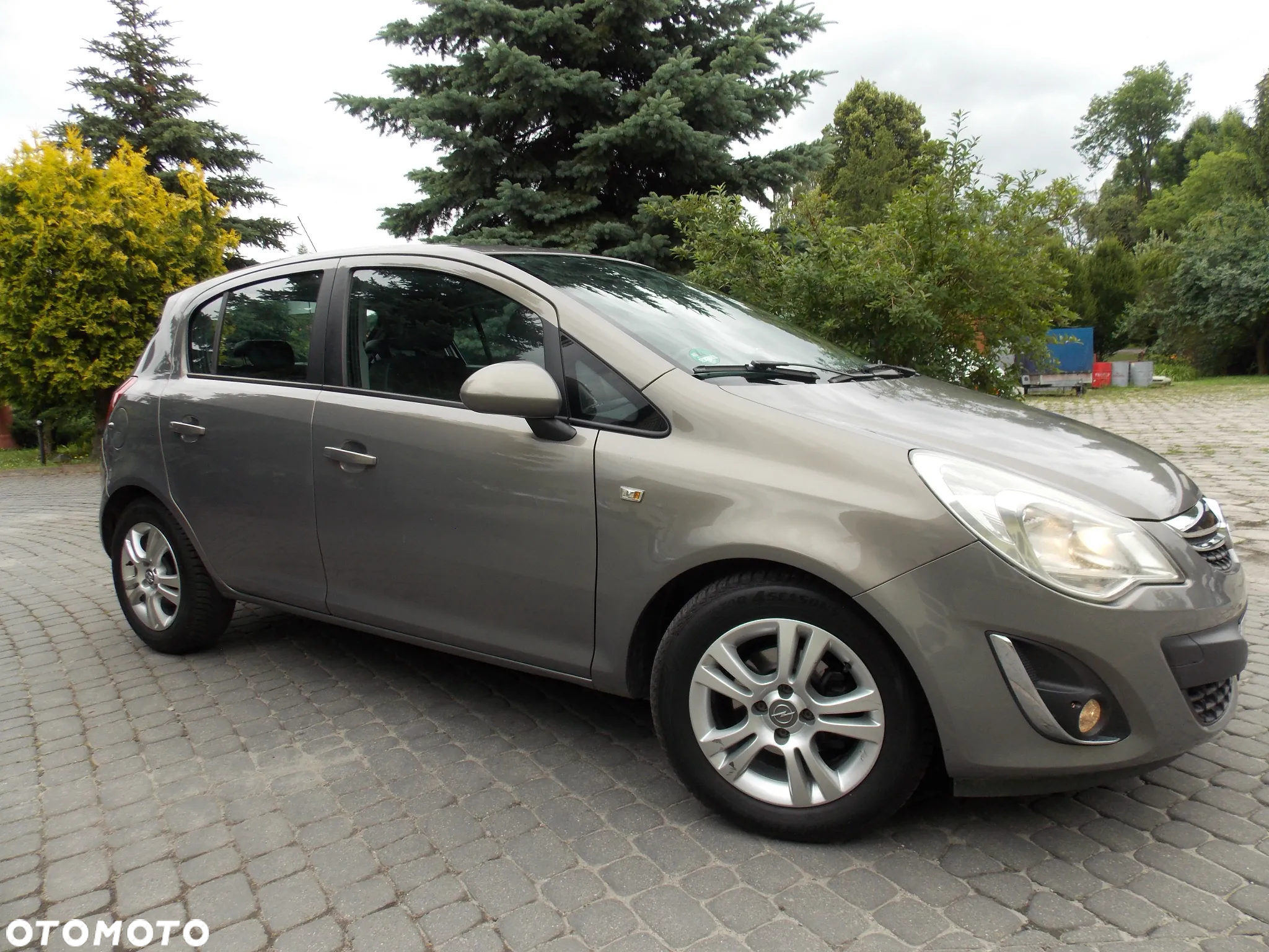 Opel Corsa 1.2 16V Cosmo - 9