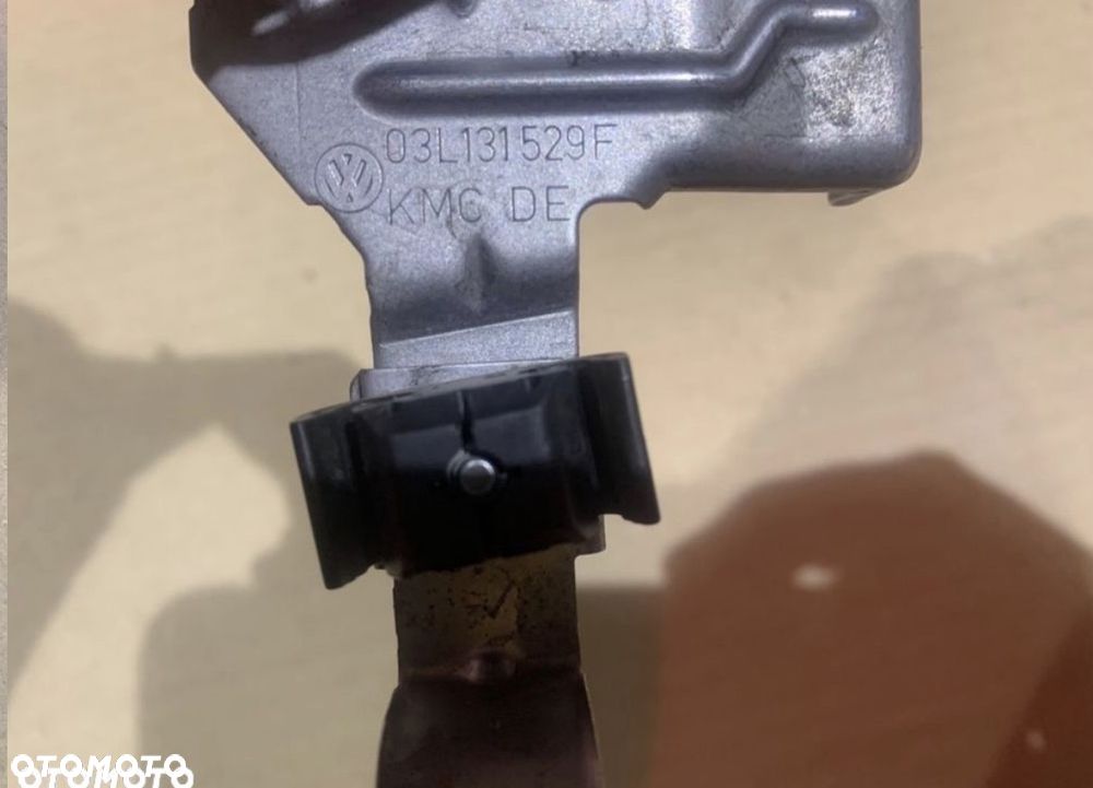 03L131529 uchwyt mocowanie zaworu podciśnienia vw tiguan 5n lift touran II - 3