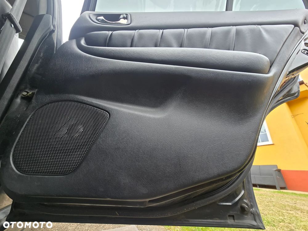 Mitsubishi Galant - 16