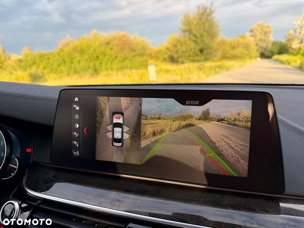 BMW Seria 5 530i xDrive M Sport sport - 12