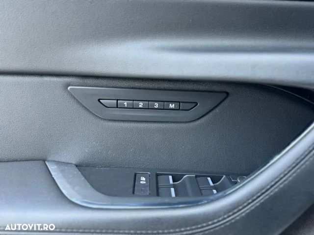 Jaguar XE - 20