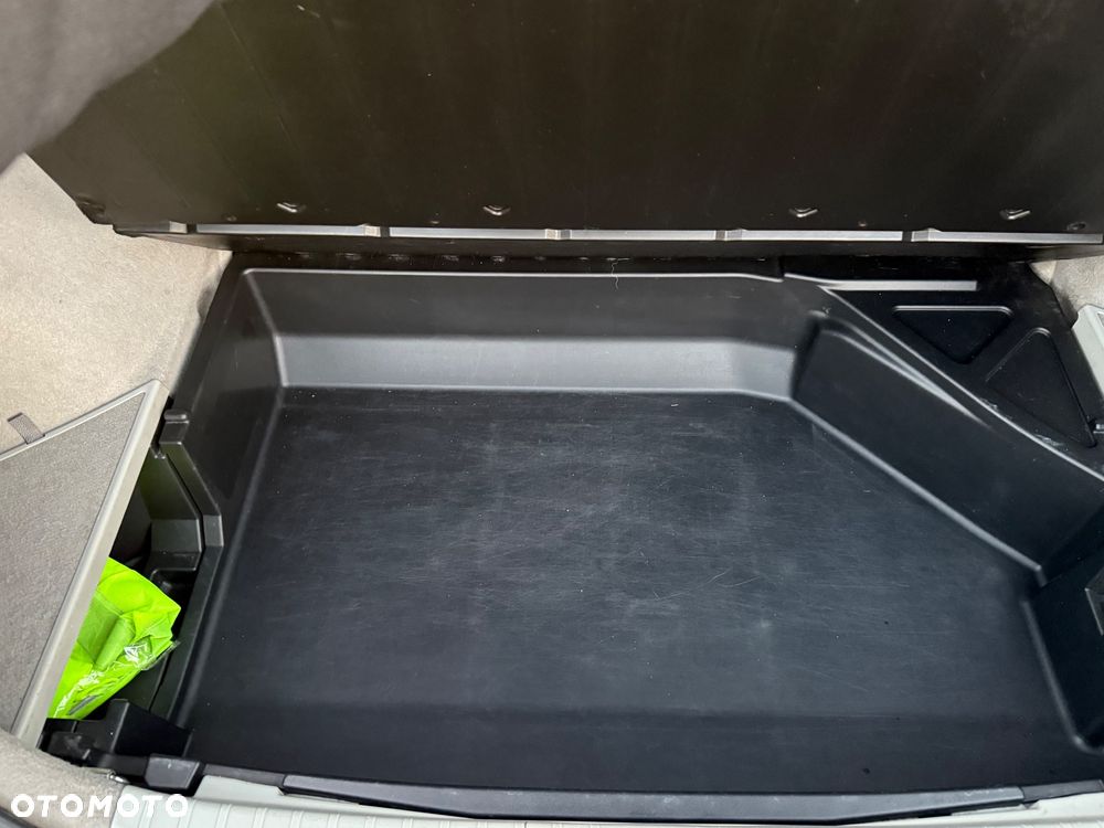 Toyota Prius 1.5 VVT-i Sol - 23