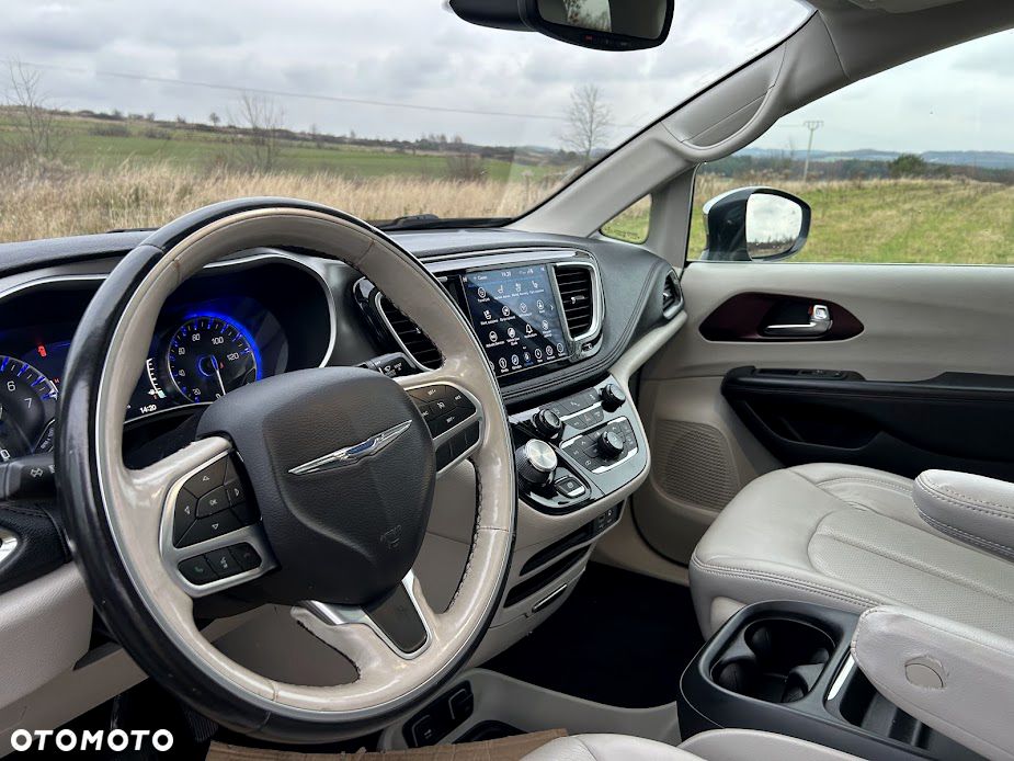 Chrysler Pacifica - 34