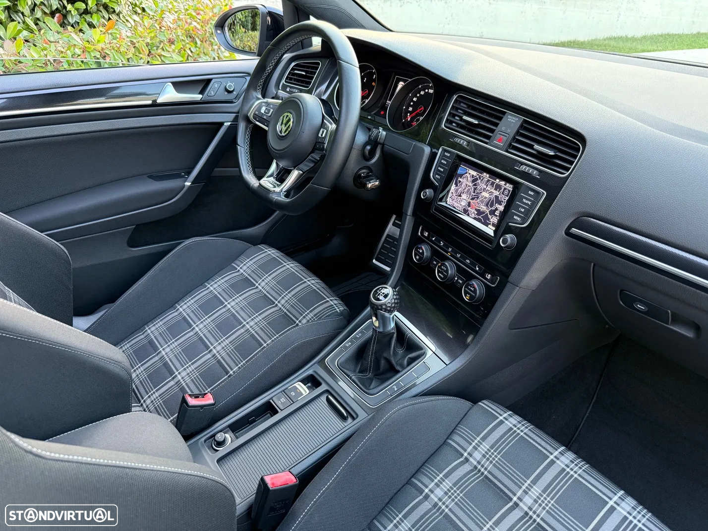 VW Golf 2.0 TDI GTD - 32