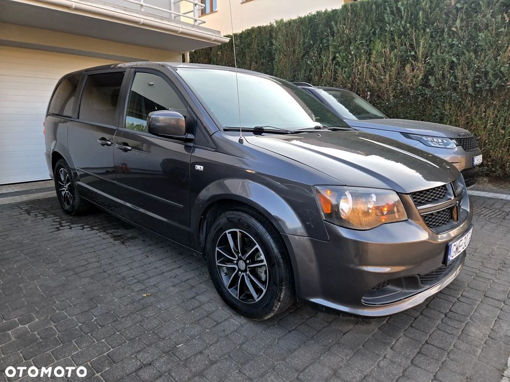 Dodge Grand Caravan - 2