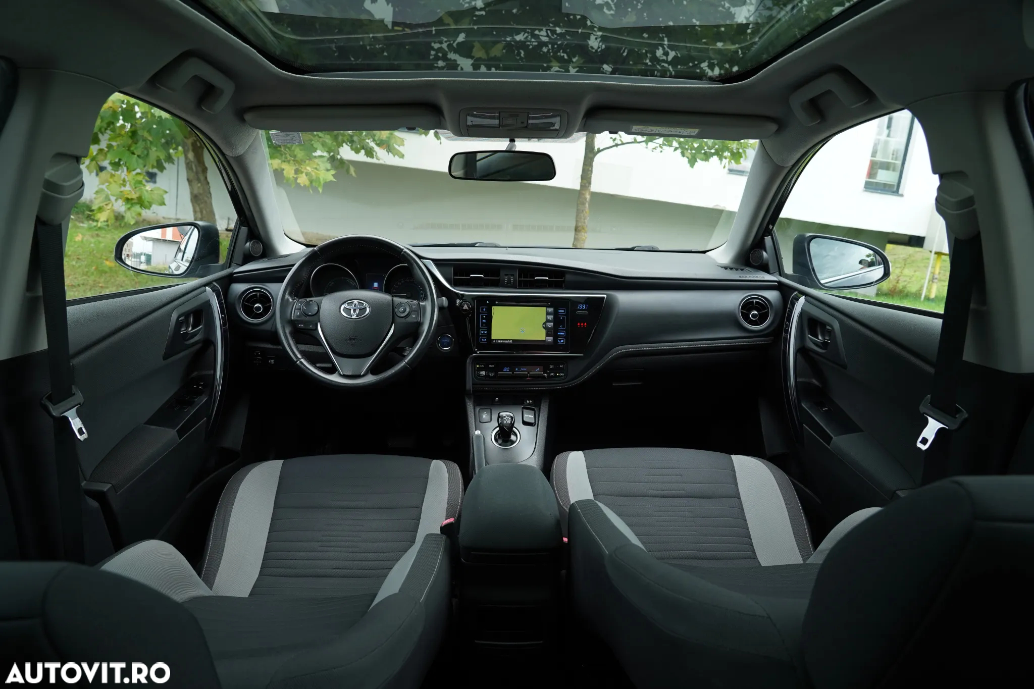 Toyota Auris 1.8 L VVT-i Hybrid Sol + - 6