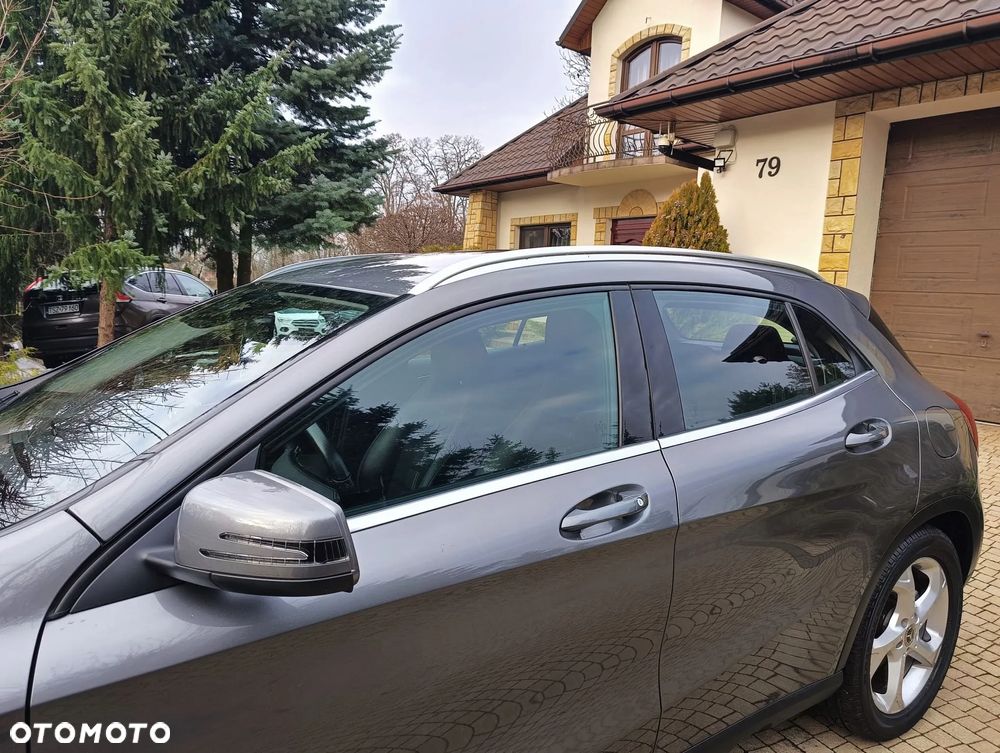 Mercedes-Benz GLA 200 Urban - 29