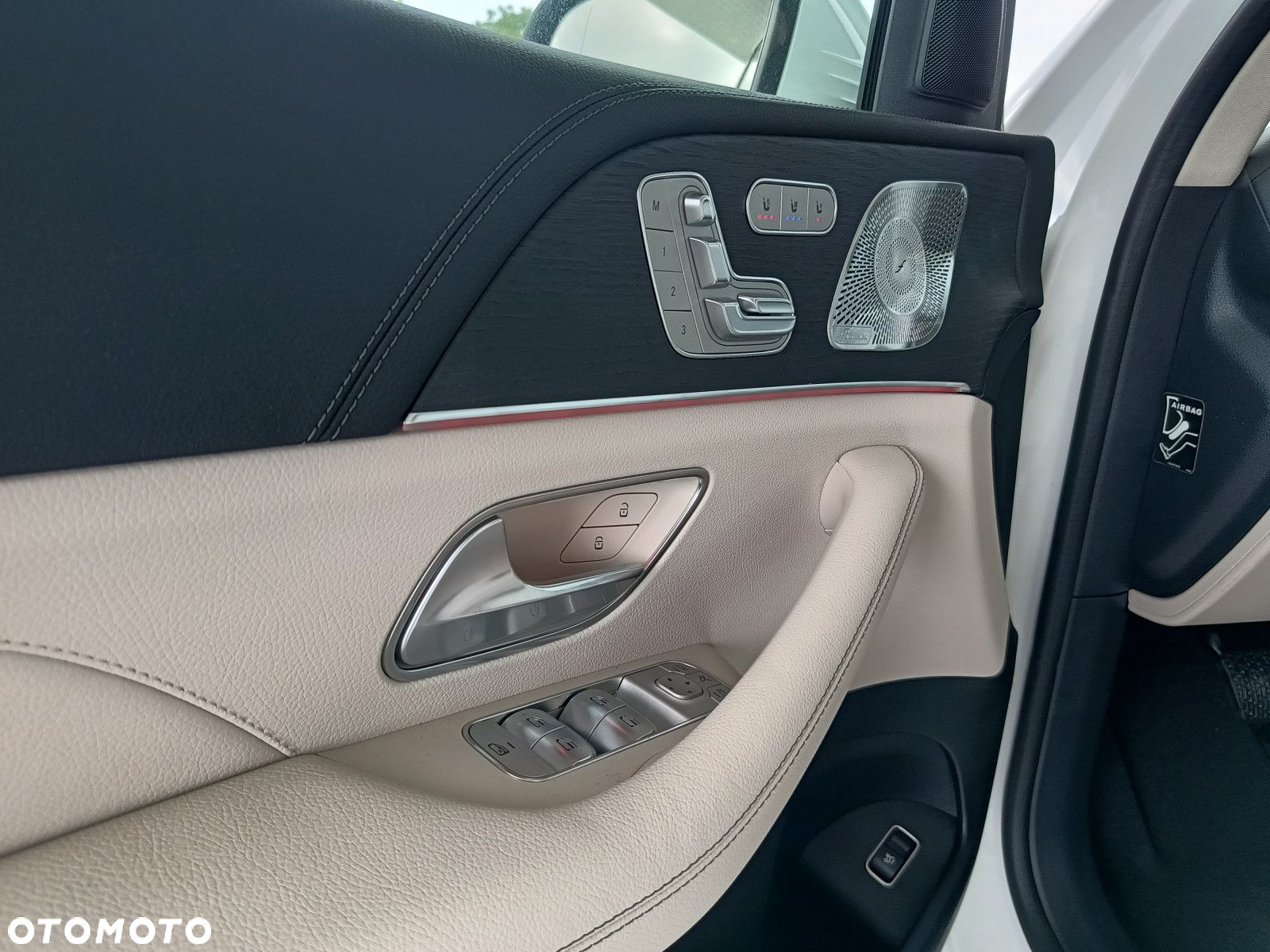 Mercedes-Benz GLE - 32