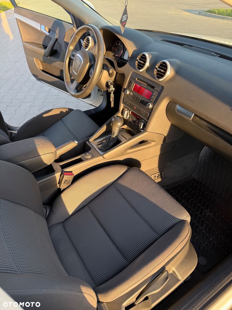Audi A3 Sportback 1.6 TDI DPF S tronic Ambition - 12