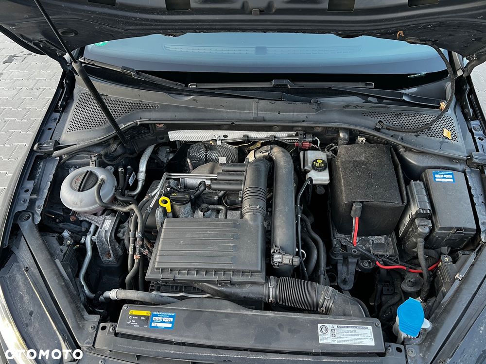 Volkswagen Golf 1.2 TSI BlueMotion Technology Lounge - 24