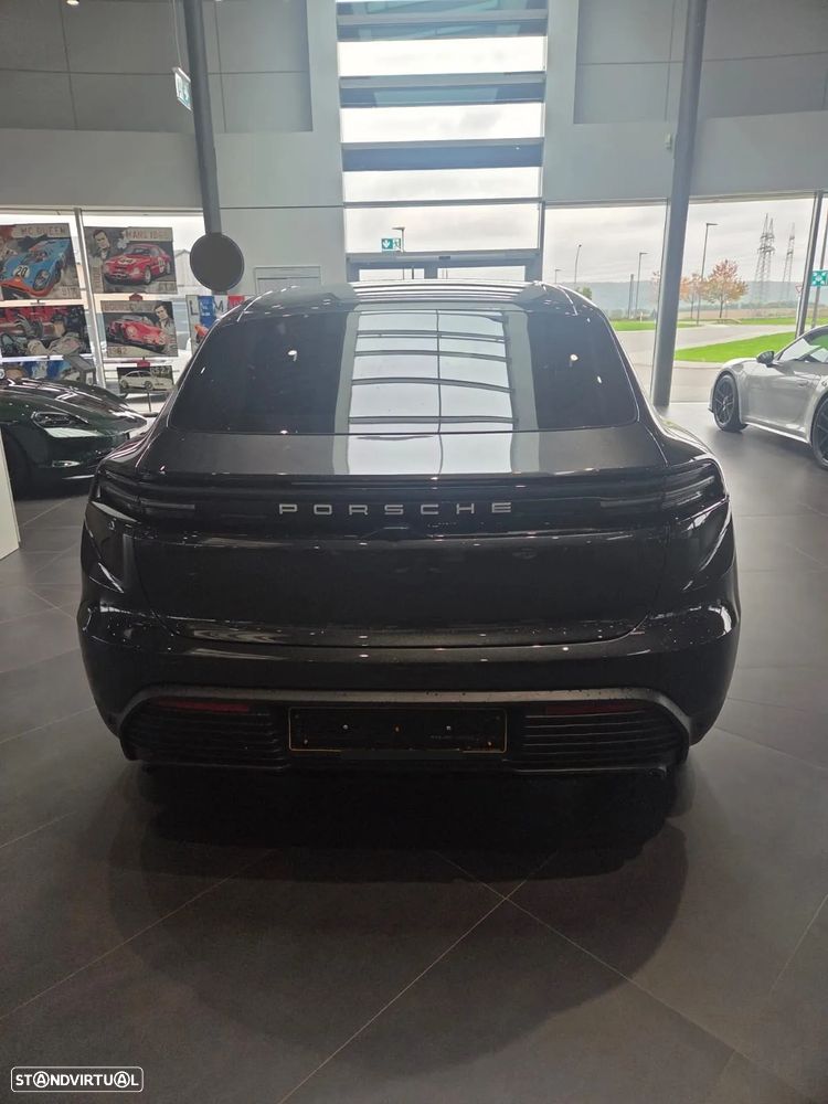 Porsche Macan Electric 4 - 8