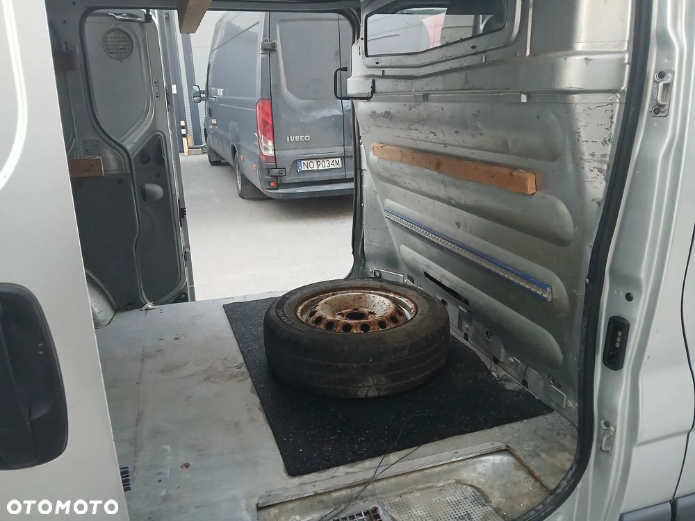 Opel Vivaro - 8