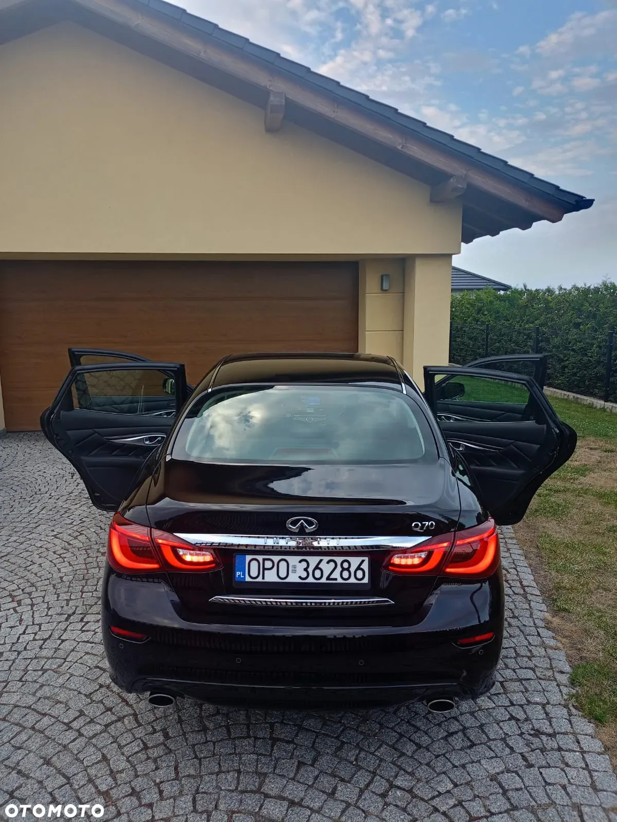 Infiniti Q70 2.2d - 30