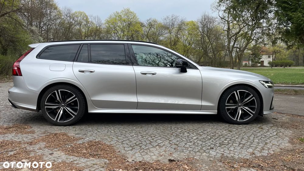 Volvo V60 B3 B R-Design - 4