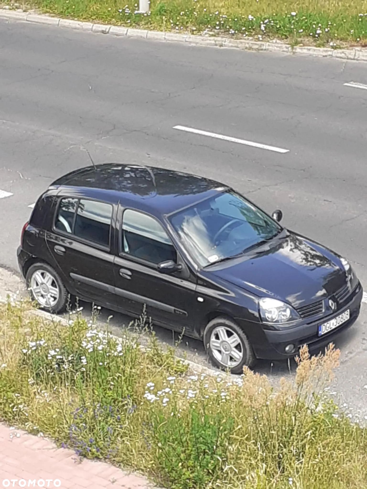 Renault Clio 1.2 16V All Inclusive - 1