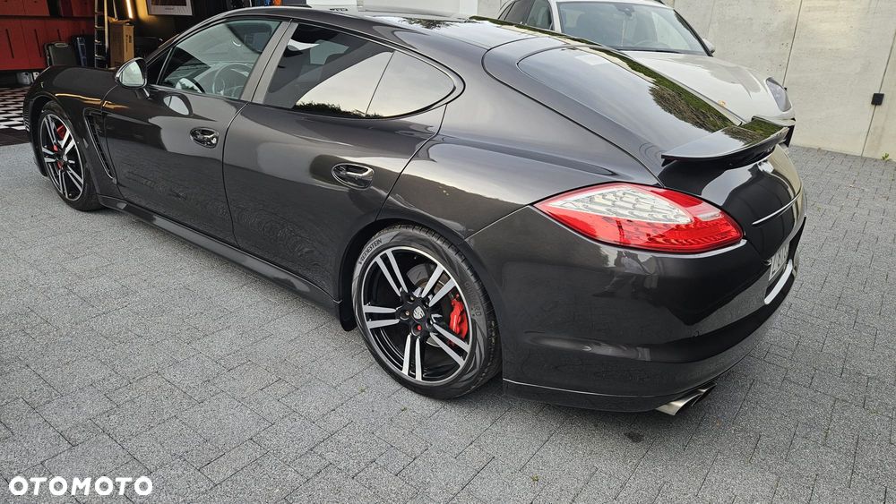 Porsche Panamera Turbo - 8