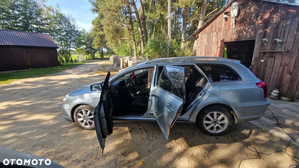 Toyota Avensis - 6