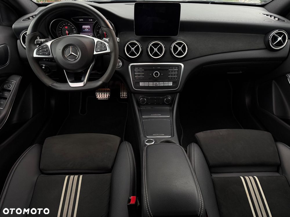 Mercedes-Benz Klasa A 180 7G-DCT AMG Line - 13