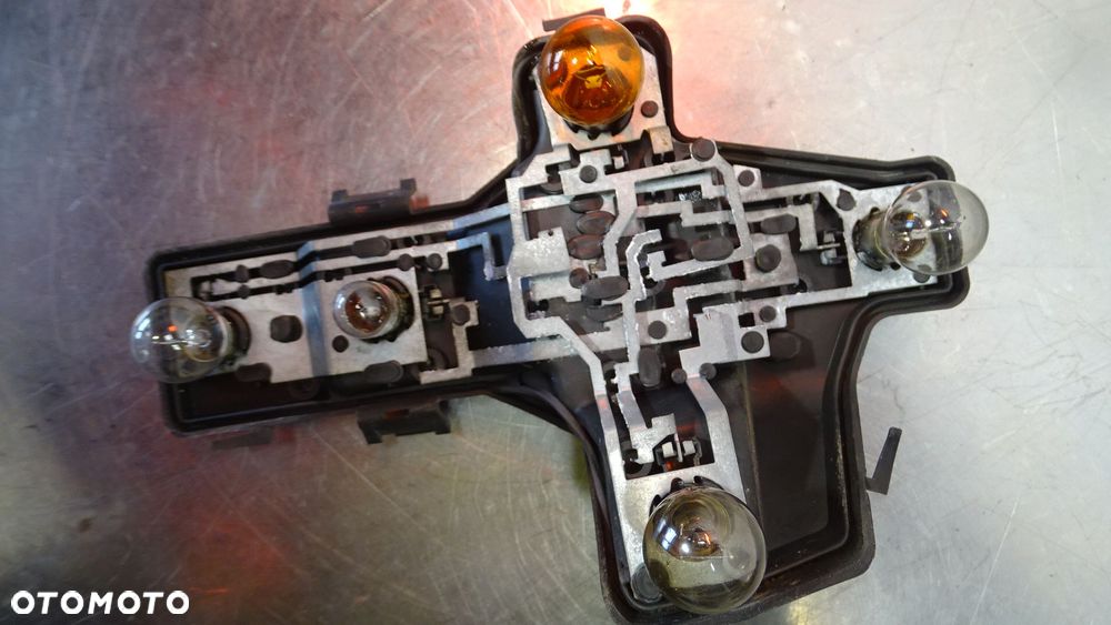 LAMPA LEWA TYLNA VOLKSWAGEN TOURAN I 1.9 - 13