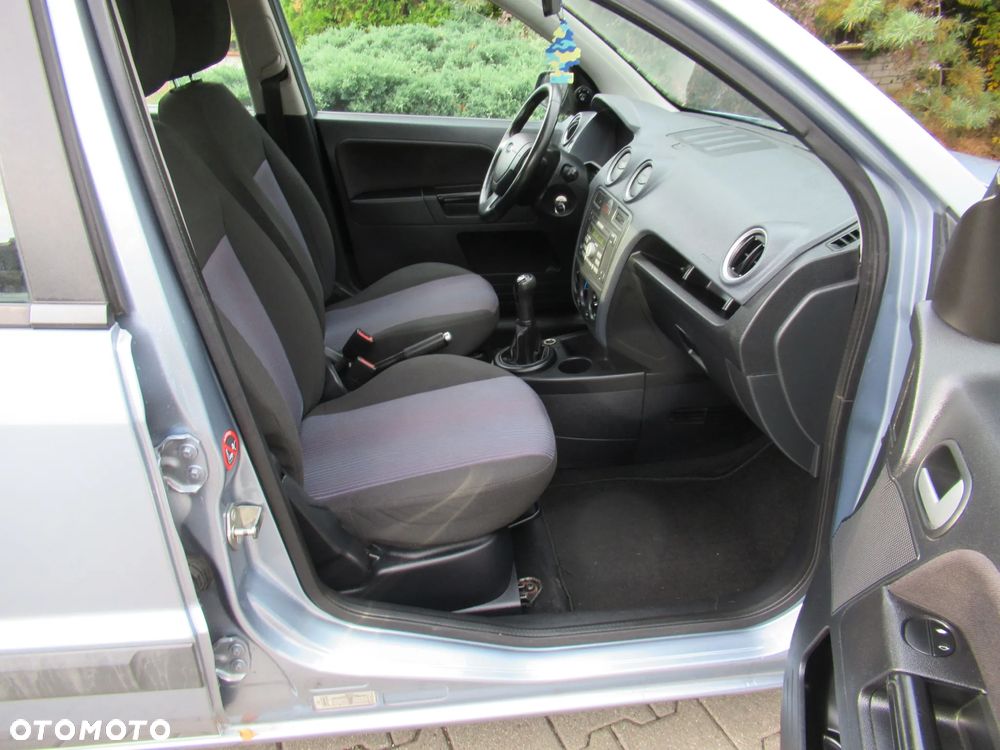 Ford Fusion 1.4 + - 24