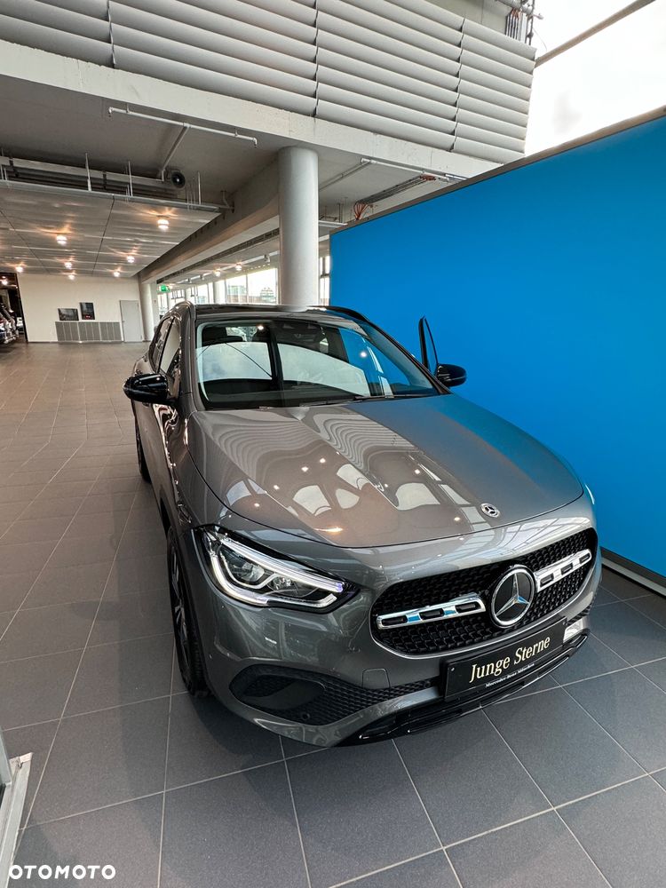 Mercedes-Benz GLA 250 e 8G-DCT Progressive - 4