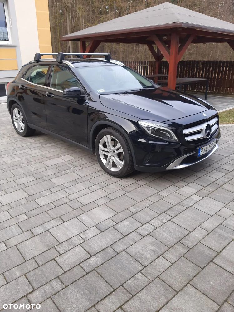 Mercedes-Benz GLA - 4