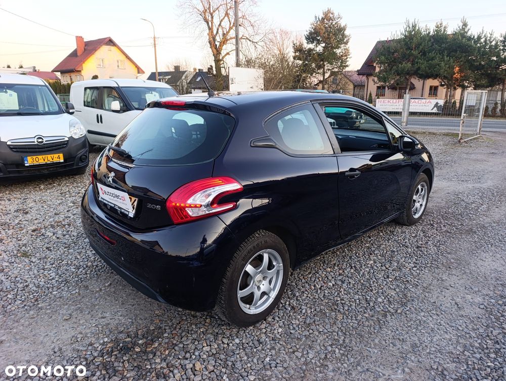 Peugeot 208 - 6
