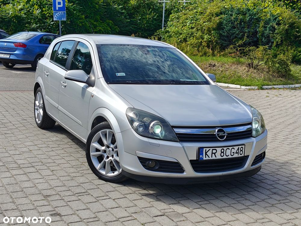 Opel Astra 2.0 T Cosmo - 4