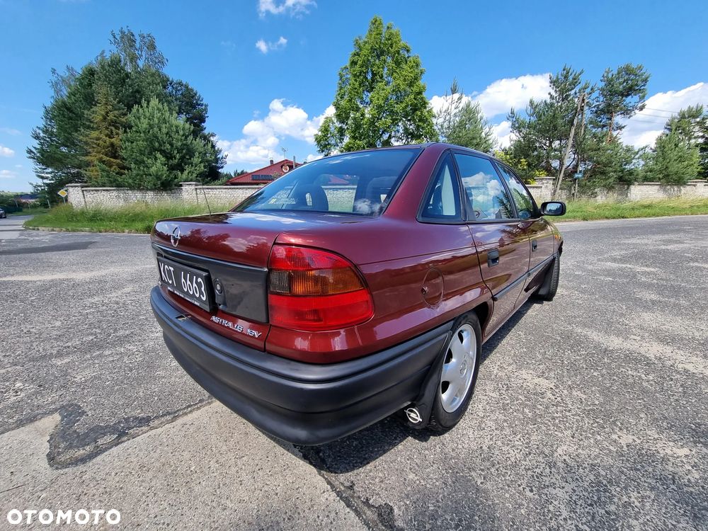 Opel Astra 1.6 GL - 1