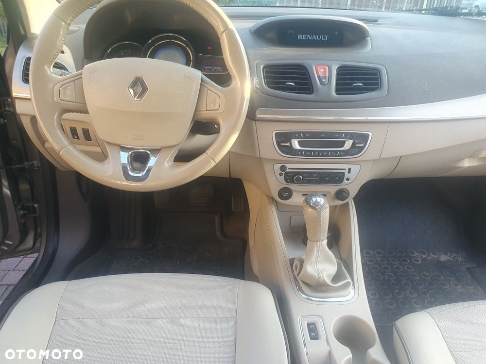 Renault Fluence 1.6 16V Privilege - 22