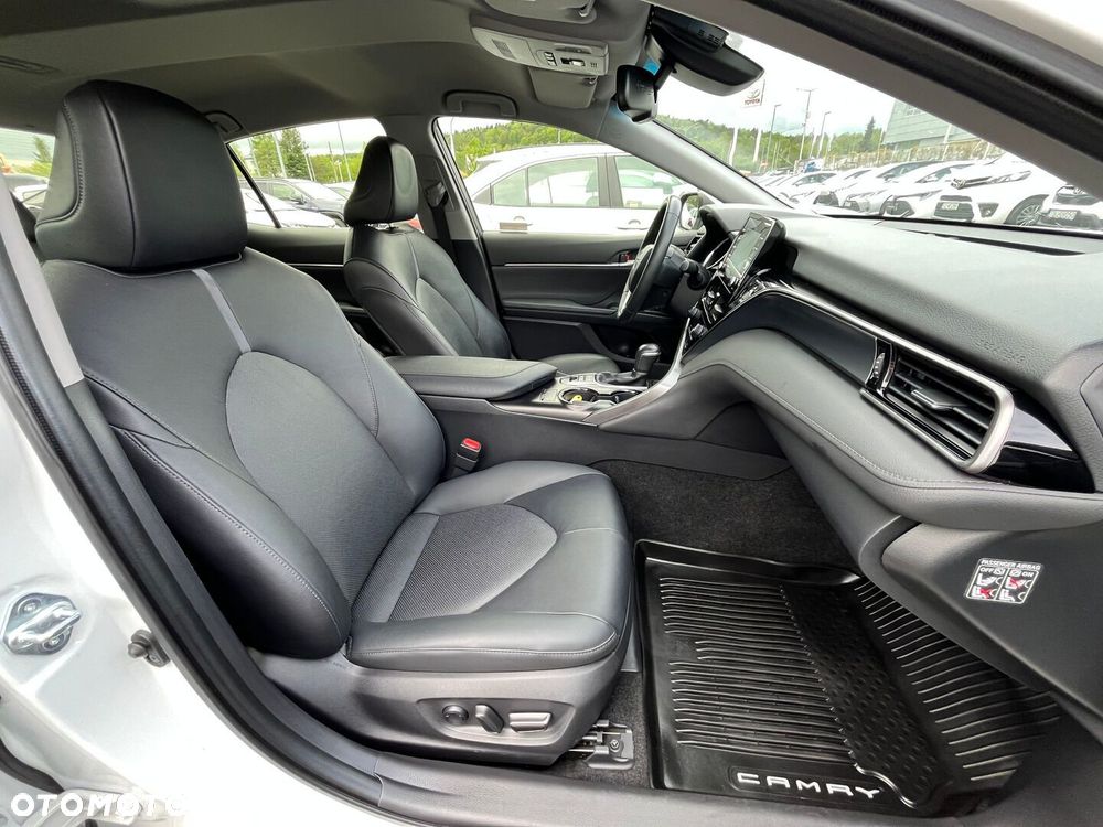 Toyota Camry 2.5 Hybrid Comfort CVT - 32