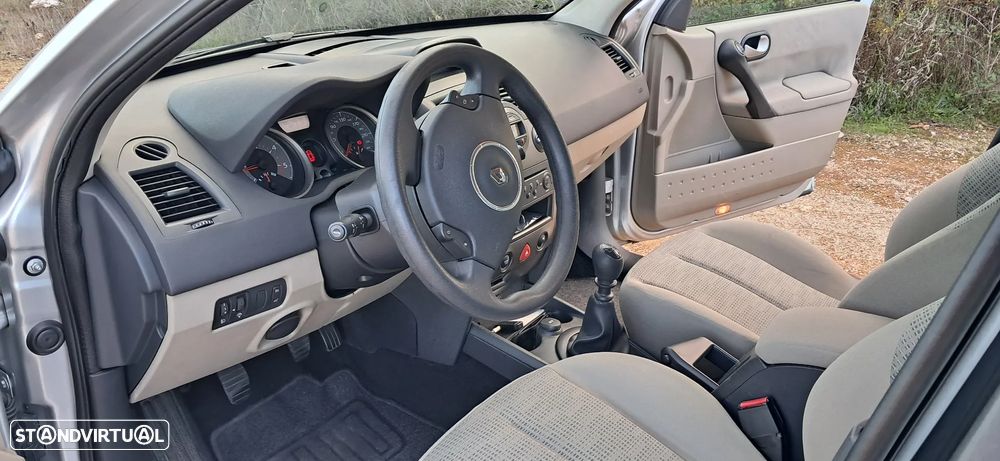 Renault Mégane 1.5 dCi Dynamique - 7